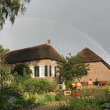 Bed & Breakfast Hofstede Het Klaphek Randwijk Ruang foto