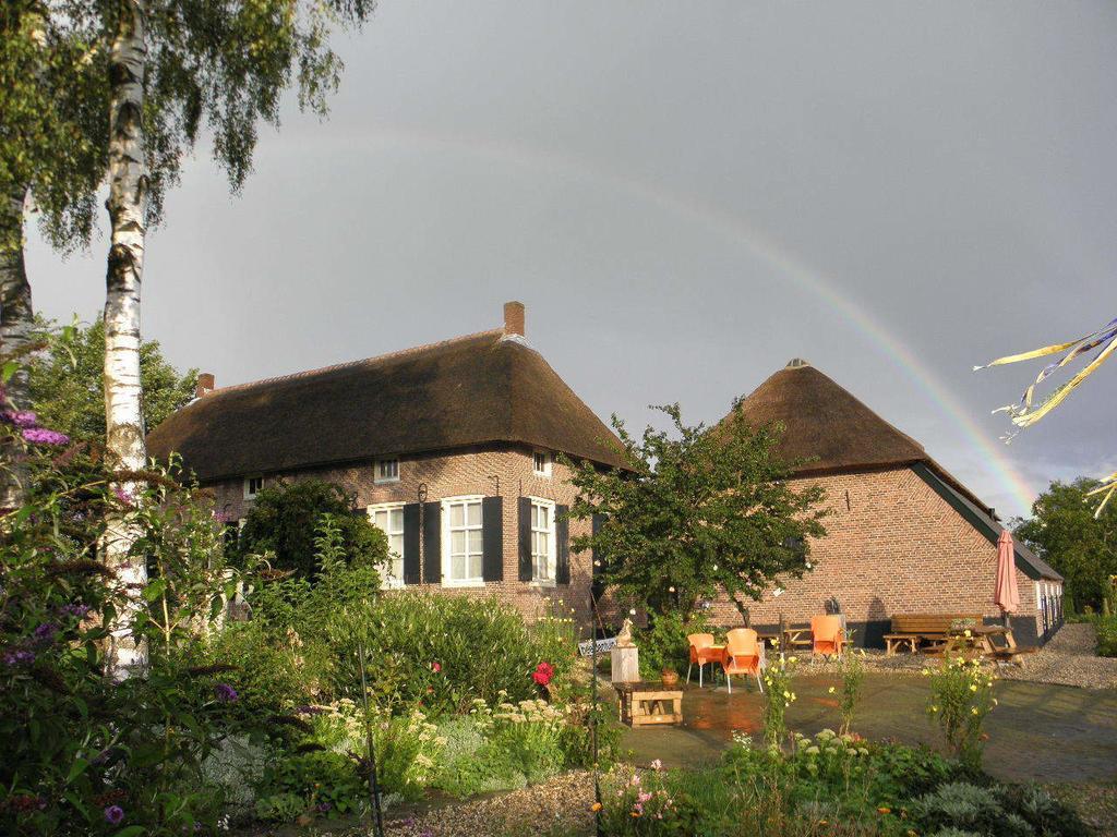 Bed & Breakfast Hofstede Het Klaphek Randwijk Ruang foto